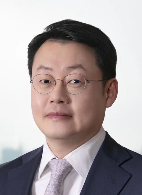 Sungeun Cho, lawyer